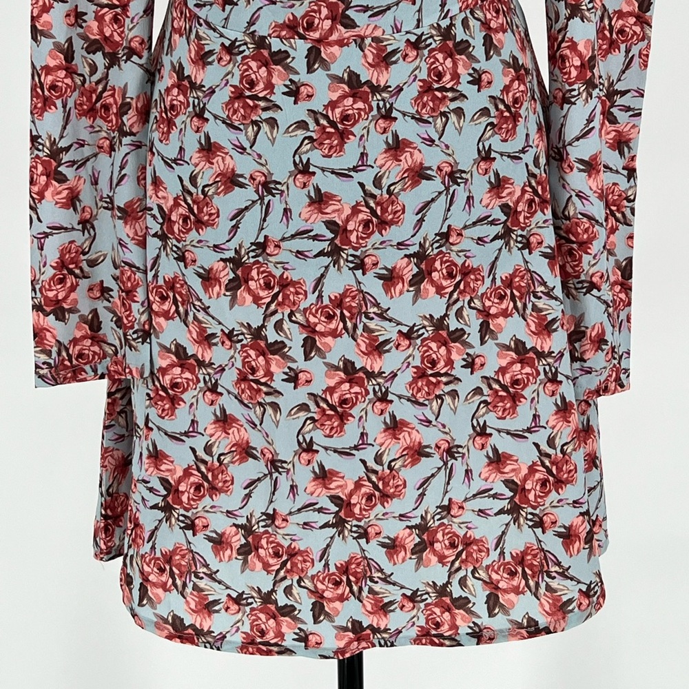 BOOHOO KEYHOLE DRESS‎ - Picture 3 of 14